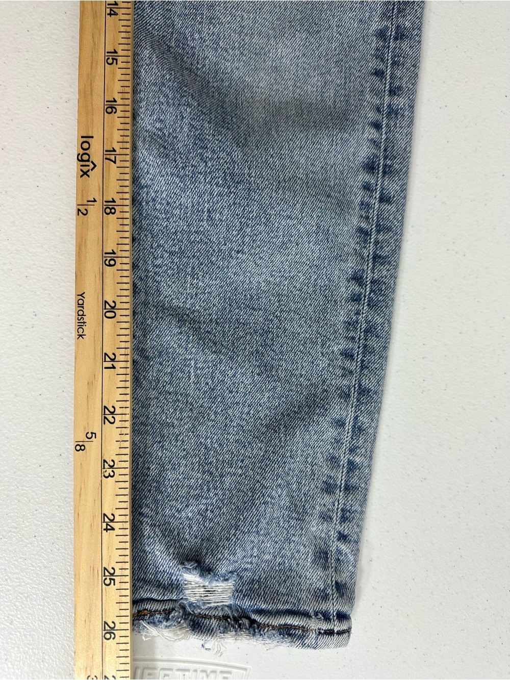 American Eagle Sz 2 Reg Distressed Stretch Mom Jeans Light Blue Denim Stretch - Picture 15 of 16